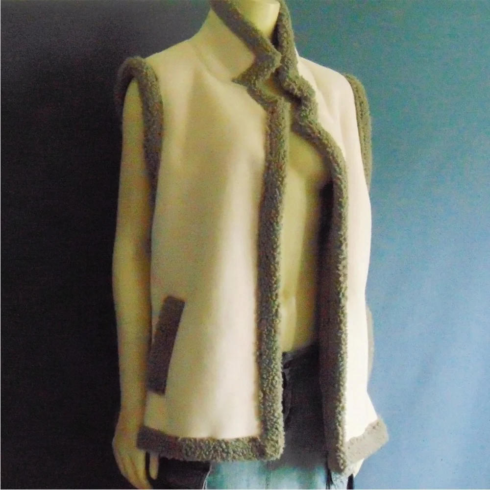 Anthropologie - Akemi + Kin Ivory Faux Suede Shearling Vest - One Size - Picture 4 of 11